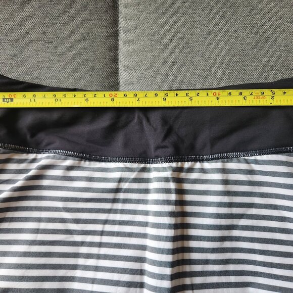 [EUC] LULULEMON Pace Setter Skirt (Size 2, Tall) - Picture 6 of 7